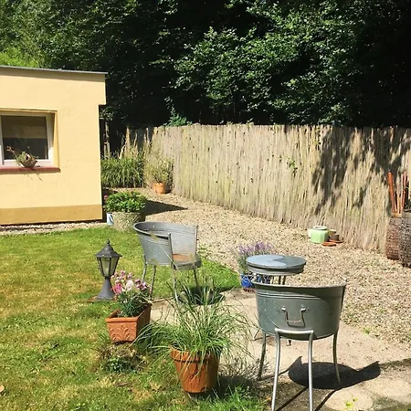 Lodge House Apricot Krefeld